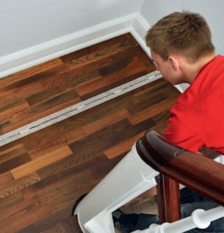 Renovera trappa billigt: Här består avsatsen av två skivor Renovera trappa billigt: Här består avsatsen av två skivor